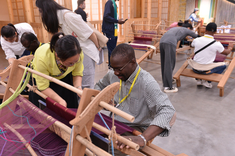 Zhangjiajie: Tujia Brocade Weaving and Tie-Dye Workshop