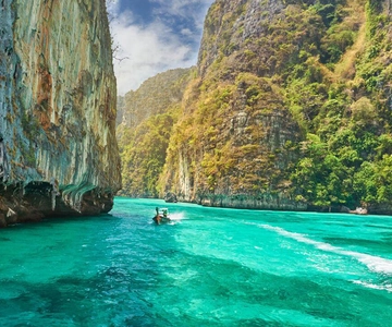 Phuket: Dagtrip Phi Phi eilanden en Maya Bay met lunch