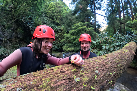 Azores Water Trekking – Moinhos do Félix l S. MiguelAzoren-Wassertrekking – Mühlen von Félix l S. Miguel