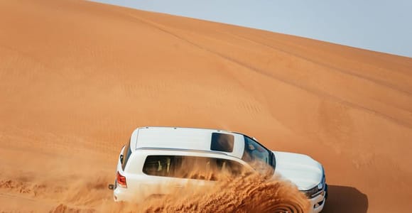 Dubai: Wüstensafari, Kamelritt, Sandboarding, Quadfahren