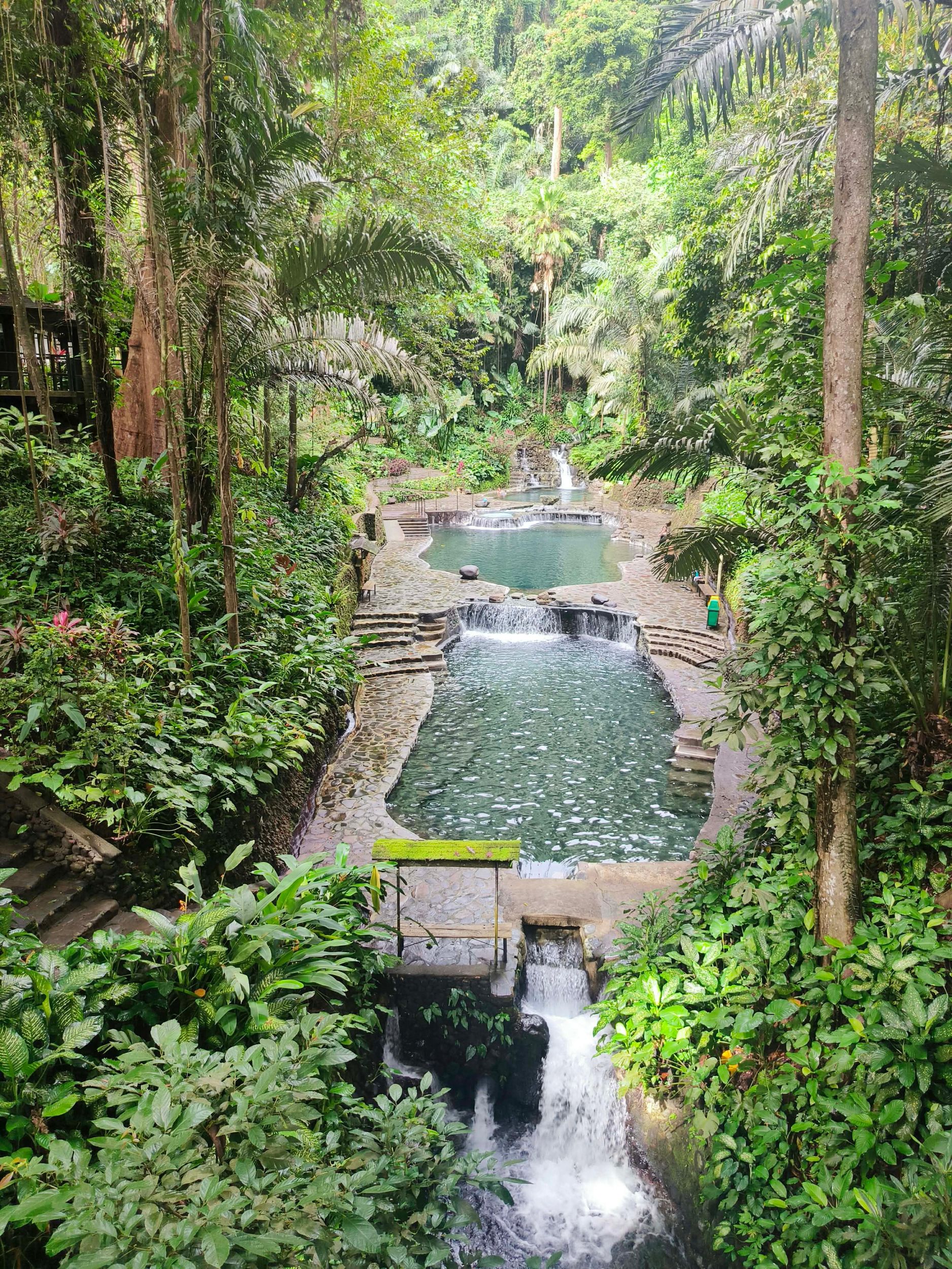 Manila: Tour zu den Hidden Valley Springs & dem Padre Pio-Schrein