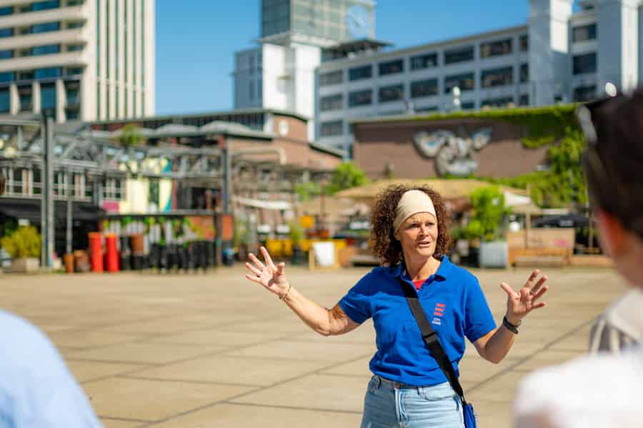 Eindhoven: Geführter Spaziergang durch den Industriepark Strijp-S. Foto: GetYourGuide Eindhoven: Geführter Spaziergang durch den Industriepark Strijp-S. Foto: GetYourGuide