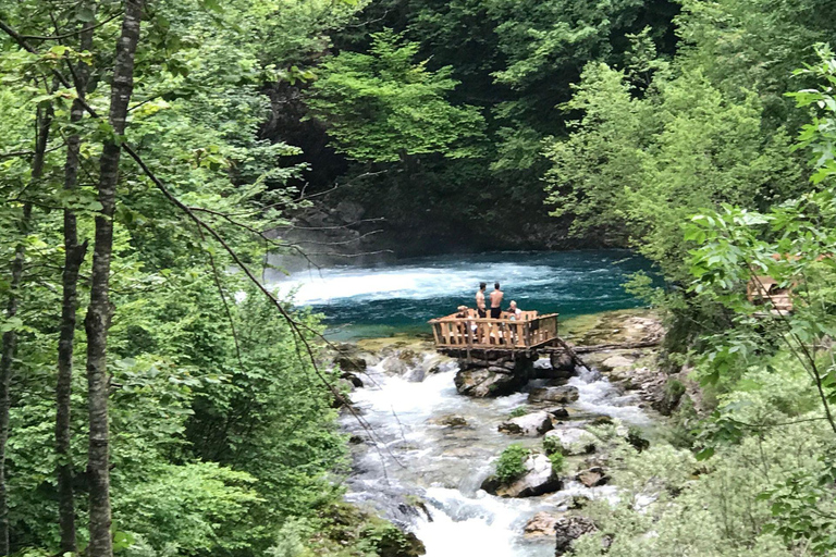 Desde Tirana/Durres - Alpes albaneses y Theth: Tour de día completo