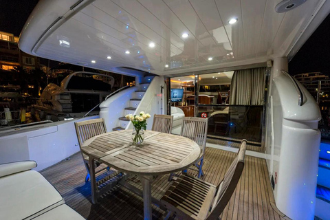 Cape Town: 3-Hour Private Luxury Yacht Charter with Drinks