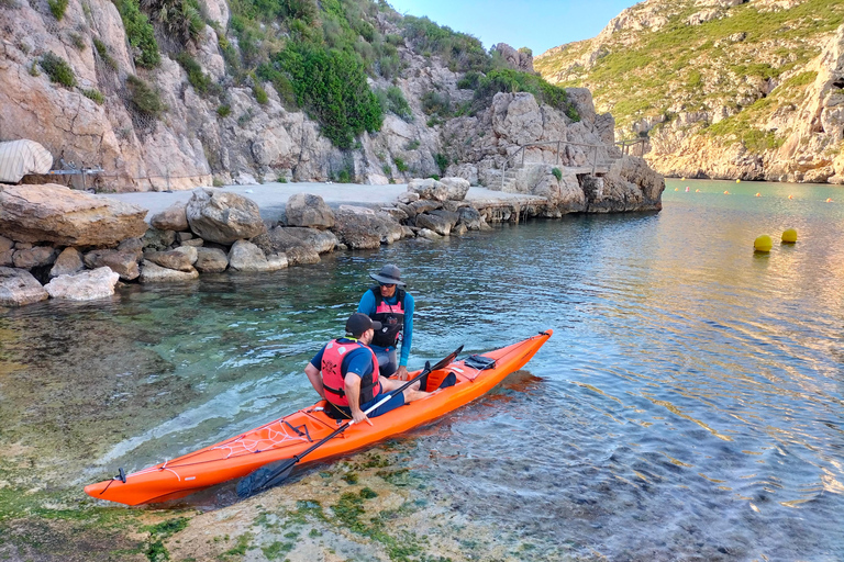 Jávea: Kajaktour vom Granadella Strand zu den Meereshöhlen