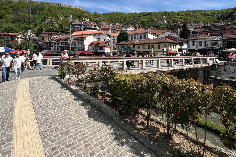 رحلة نهارية إلى كوسوفو: استكشف بريشتينا وبريزرن من تيرانا