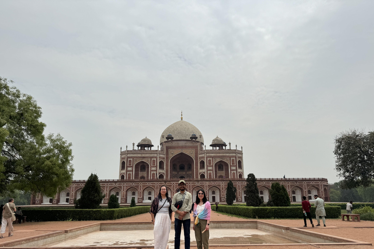Delhi: Old and New Delhi Private Full or Half-Day Tour Full Day Tour with Guide Only - (Without Car & Driver)