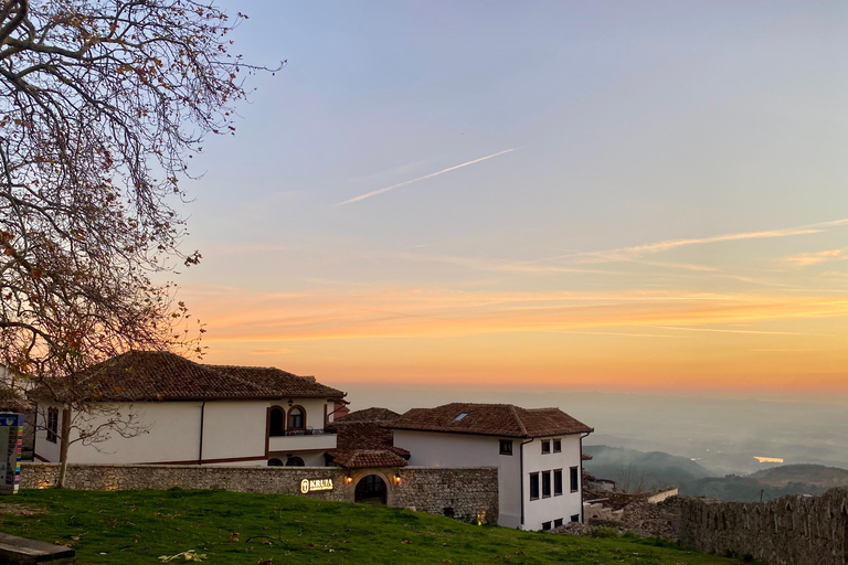 Tirana: Kruja Castle, Old Bazaar, and Bunk’Art 1 Tour