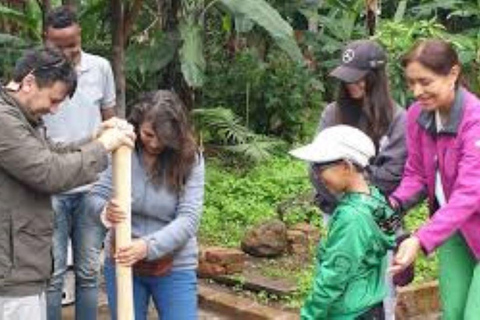 Arusha: Koffieplantage Tour met proeverij en hands-on ...