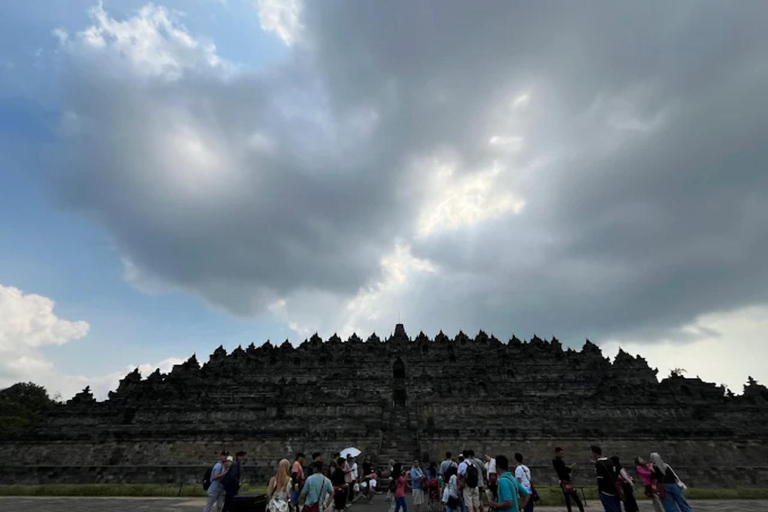 Borobudur tample, Cycling & Elo River Rafting Tour