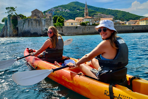 Budva : 3 heures de paddle board ou de kayak pour visiter les grottes côtièresBudva : balade de 3 h en kayak vers les grottes côtières