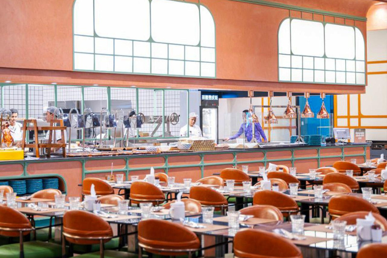 Phnom Penh: All-You-Can-Eat Buffet Feast at Tonle Bassac II Lunch (Include Tea)