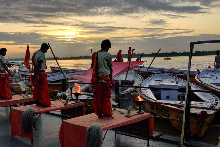 Varanasi: 2-Day Private Guided Tour with Boat Ride