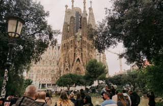 Barcelona: Führung durch die Sagrada Familia mit Tickets