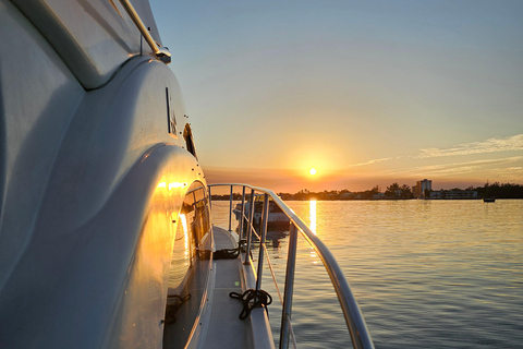 De North Bay Village: Festa em um barco particular com champanhe