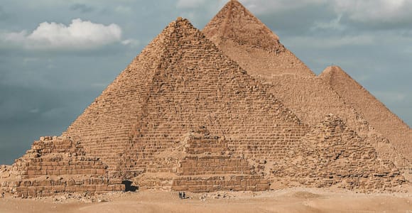 Gizeh: Pyramiden, Memphis, Sakkara mit optionaler Dahschur- und Felukken-Tour