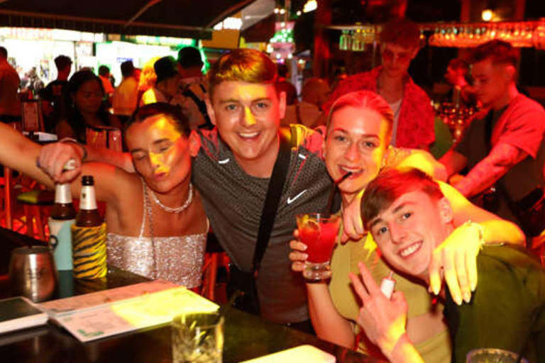 Der Phuket Pub CrawlBeschwipster Reisender