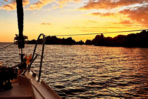 Bonifacio by sailboat 7h: Luxury, Relaxation and Sublime Landscapes Bonifacio by sailboat 7h: Luxury, Relaxation, and Sublime Landscapes