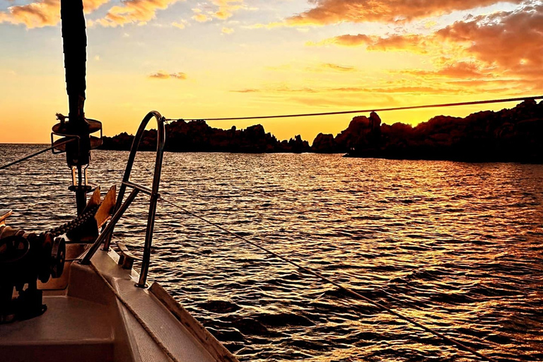 Bonifacio by sailboat 7h: Luxury, Relaxation and Sublime Landscapes Bonifacio by sailboat 7h: Luxury, Relaxation, and Sublime Landscapes