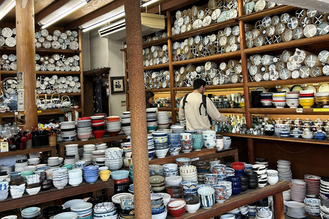 Visite à pied des meilleures rues commerçantes de Tokyo consacrées à la nourriture.