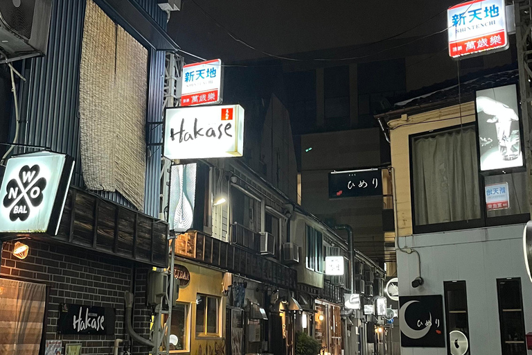 Kanazawa: Private Local Bar Hopping Tour with 4 Drinks