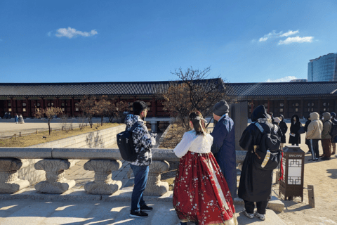 Gyeongbok-gung and Seochon walking tour with coin lunchbox Gyeongbok-gung & Seochon Walking Tour (Hanbok Experience)