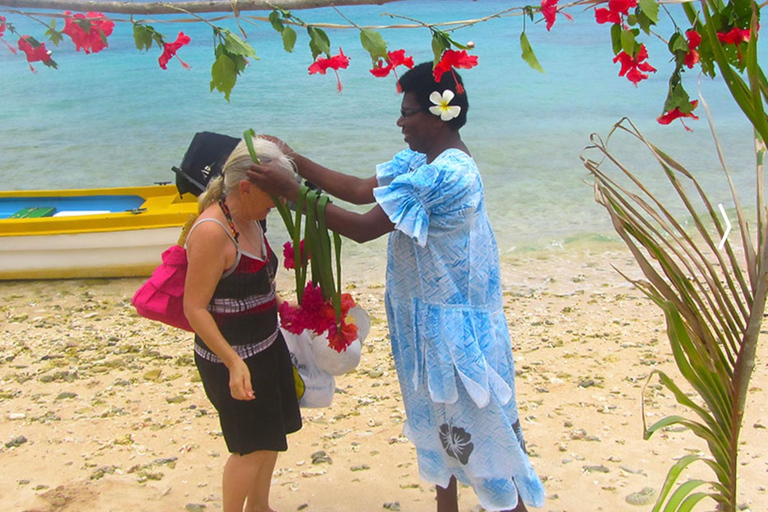 佩勒岛：导游带你浮潜、划皮划艇和游览村庄佩勒岛：导游带领的浮潜、皮划艇和村庄之旅