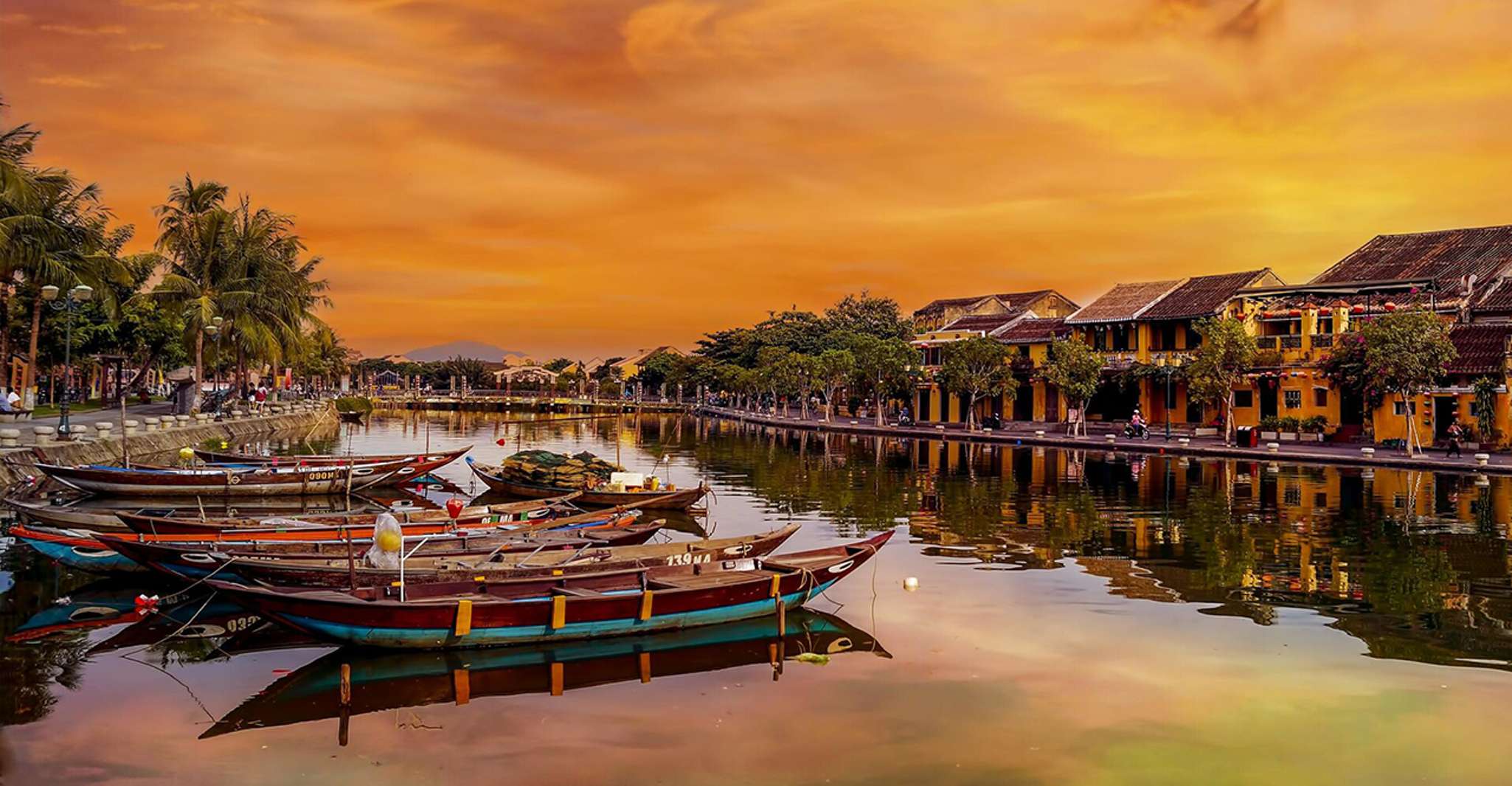 Da Nang: Lady Buddha, Marble Mountains, Hoi An Ancient Town photo 2