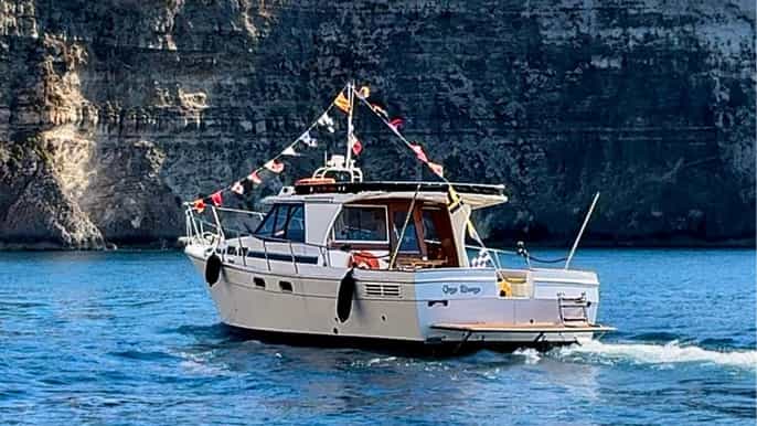 Comino i komfort – privat båtcharter från Gozo/Cirkewwa