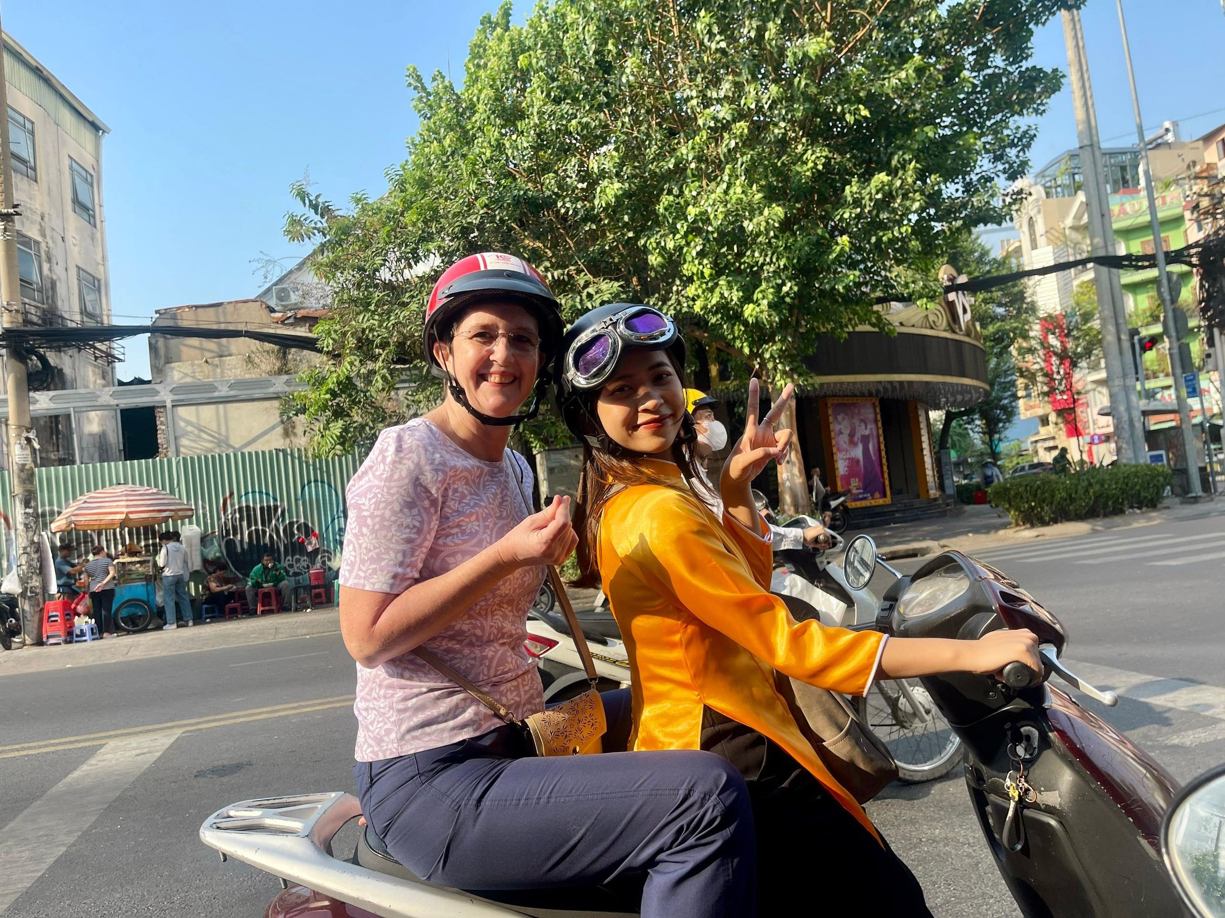 Entdecke Saigons lokale Sehenswürdigkeiten und Kultur mit dem Motorrad