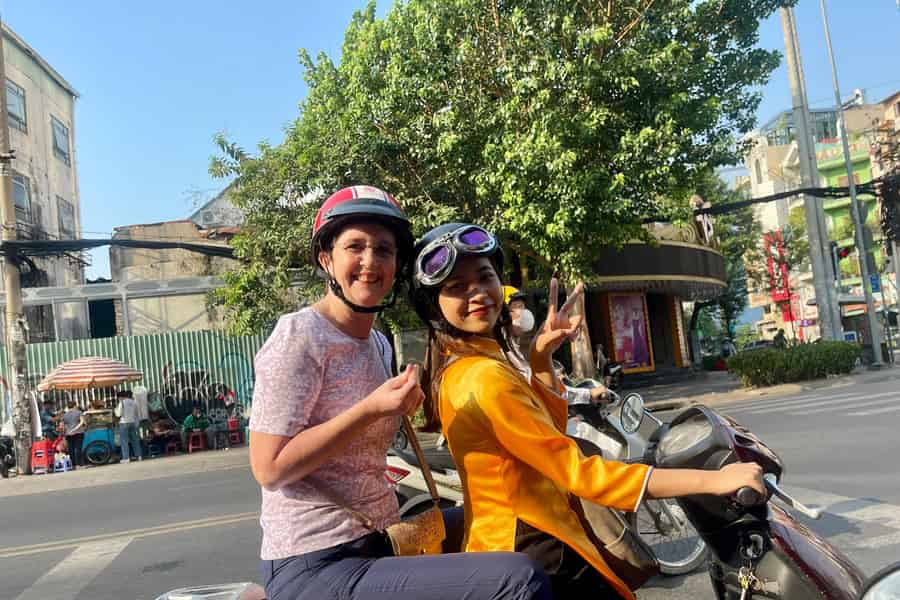 Entdecke Saigons lokale Sehenswürdigkeiten und Kultur mit dem Motorrad. Foto: GetYourGuide