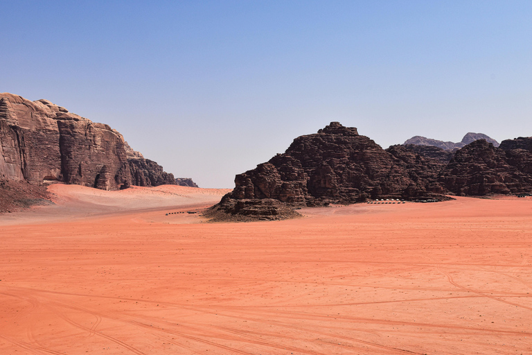 Private one day tour from Aqaba to Wadi rum - Aqaba Modern car