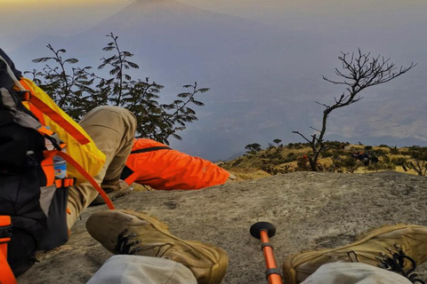 Escursioni in campeggio sul Monte Sumbing 2 giorni e 1 notte