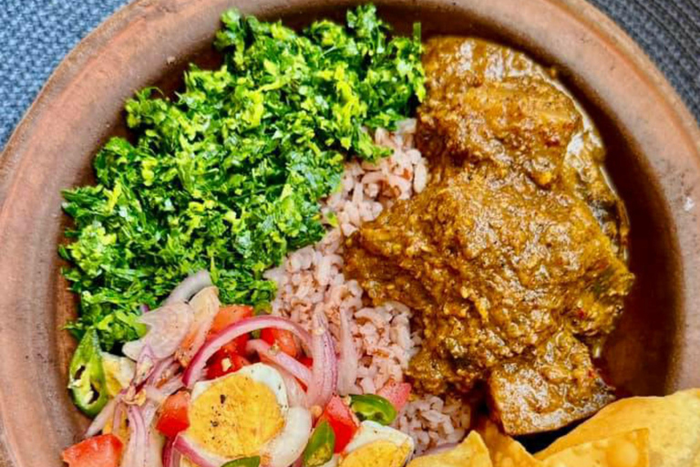 Kandy: Traditional cooking class in a village with transport