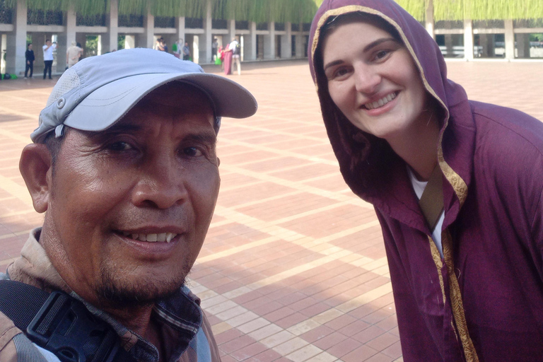 Jakarta: Guided City Tour by Tuk Tuk, Train, and Boat