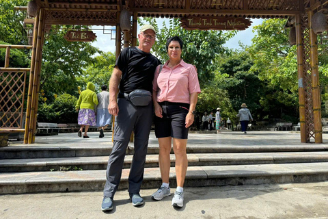 Hue: Całodniowe zwiedzanie miasta Hue z prywatnym kierowcą