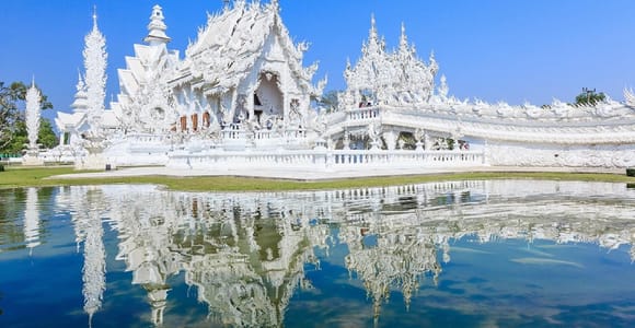 Chiang Rai Wonders: White, Blue & Red Temples and Hot Spring