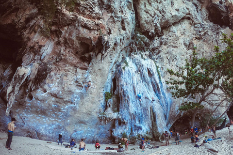 Krabi: tour privato in barca delle 4 isoleTour privato in barca a coda lunga di mezza giornata