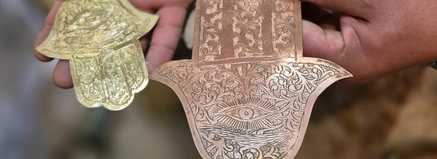 Marrakech : atelier d'artisanat du métal et du cuivre avec thé