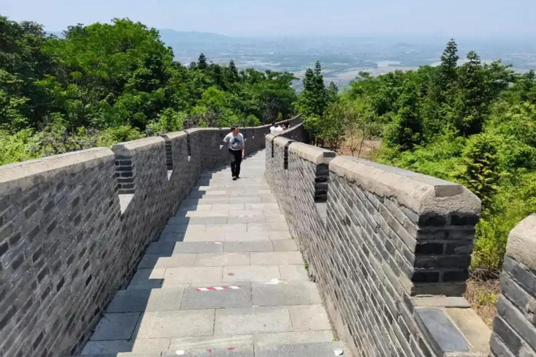 Shanghai: Yixing Little Great Wall Hike with Temple Visit private tour option