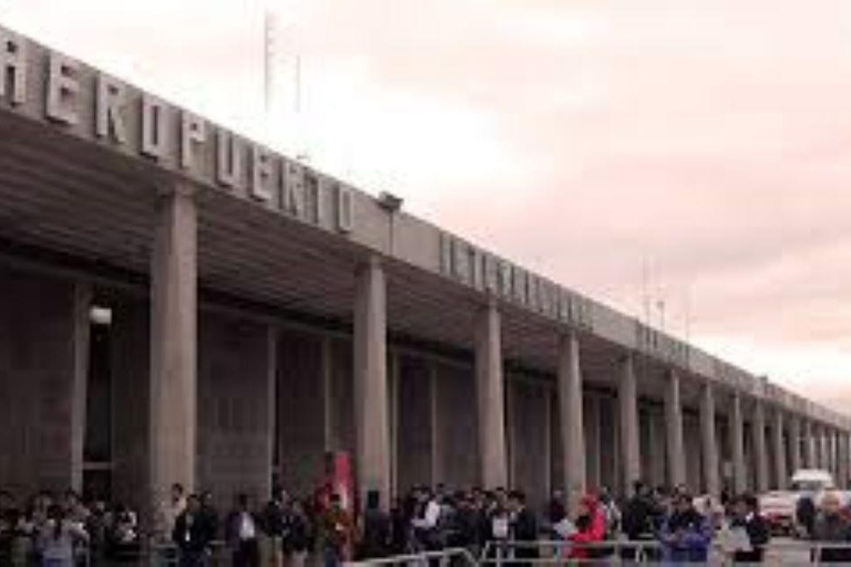Cusco : Pick up at the airport.