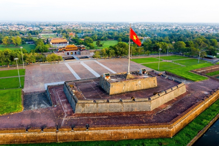 Great Hue Imperial Citadel en Verboden Stad - Kleine groepGreat Hue Imperial Citadel zonder Hai Van Pass
