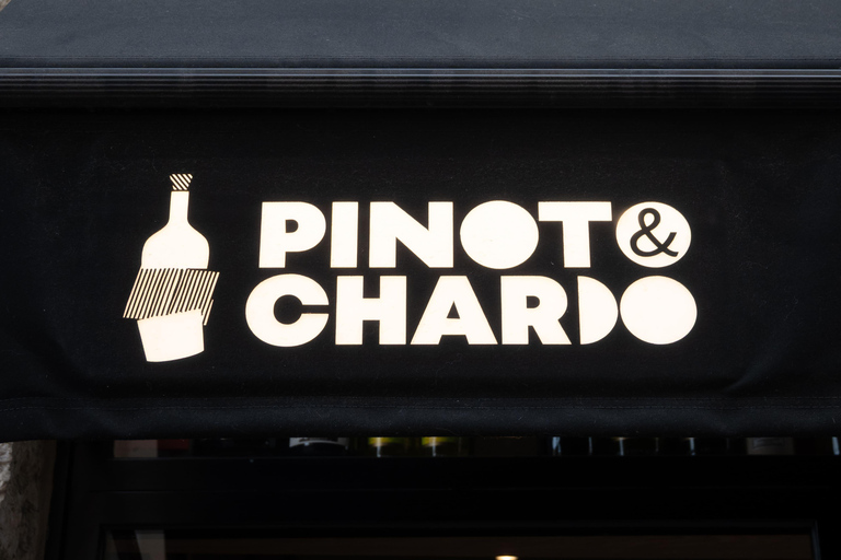 Intimate champagne tasting in the heart of Nice