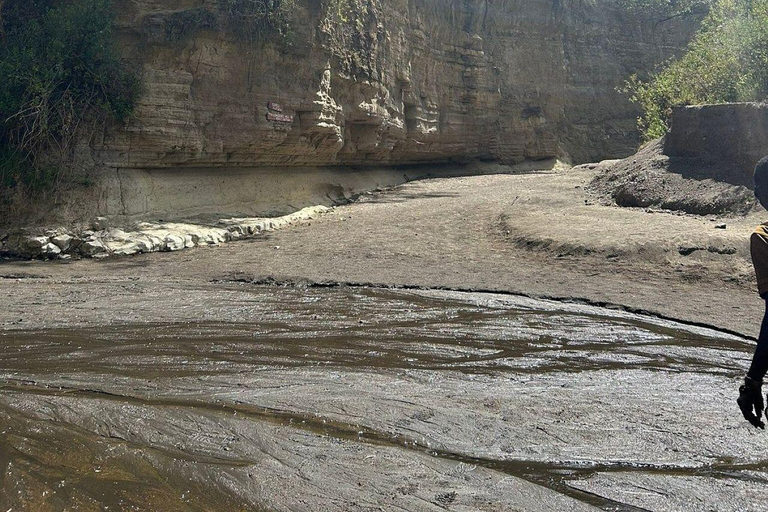 Nairobi: Hell's Gate National Park and Lake Naivasha Tour