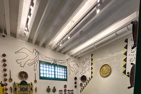 Mexico City: Intimate Frida Walking Tour & La Casa Azul.