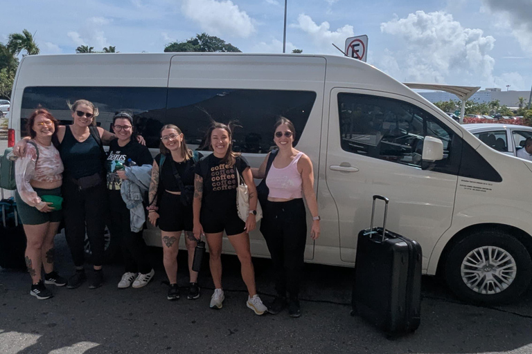 Cancun: Prywatny transfer z lotniska do strefy hotelowejLotnisko Cancun - strefa hotelowa Cancun w obie strony
