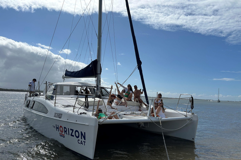 Gold Coast: Private Catamaran Cruise with Beach Stops
