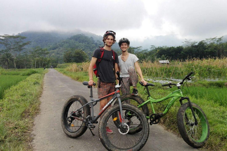 Borobudur tample, Cycling & Elo River Rafting Tour