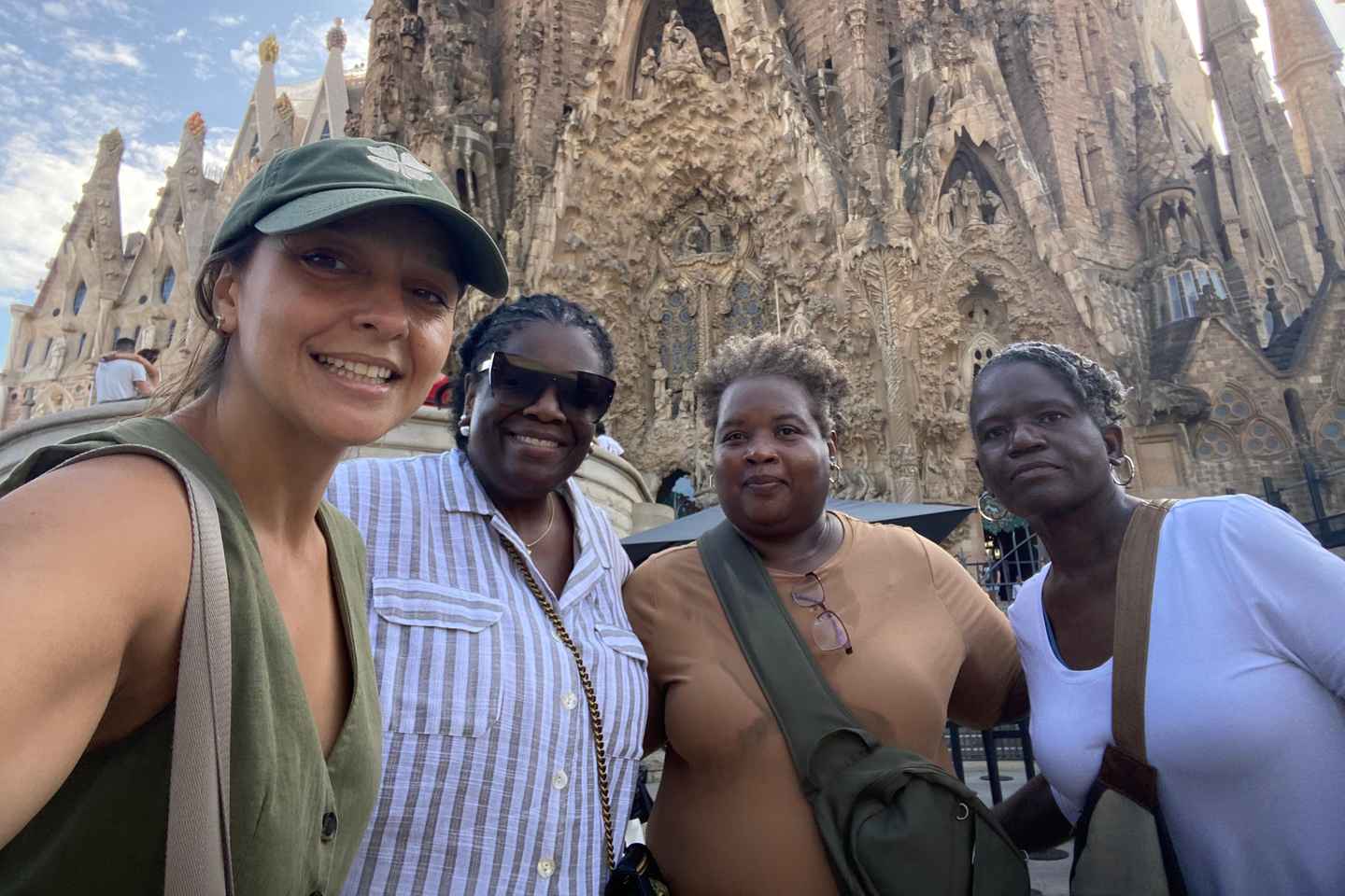 Sagrada Familia Tour Private or Small Group with Tickets - Gaudi PRIVATE Tour -Sagrada Familia Tickets & Audioguides