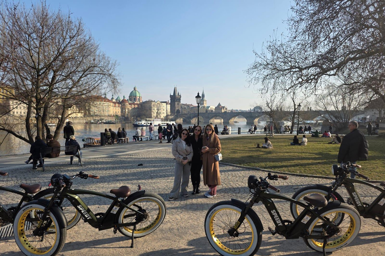 Prague Viewpoints & Historical Ebike Tour 4 Hours: Group E-Bike Tour
